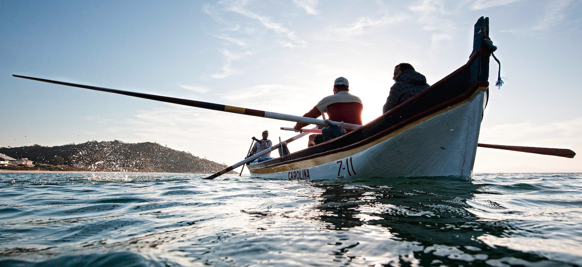 Tarada dando para pescadores surfistas barraqueiros